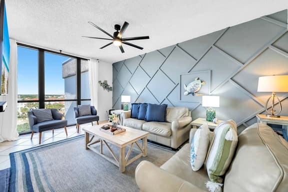 EmeraldTide • The Enclave • Destin • 2 bed / 2 bath (condo) - Image 1